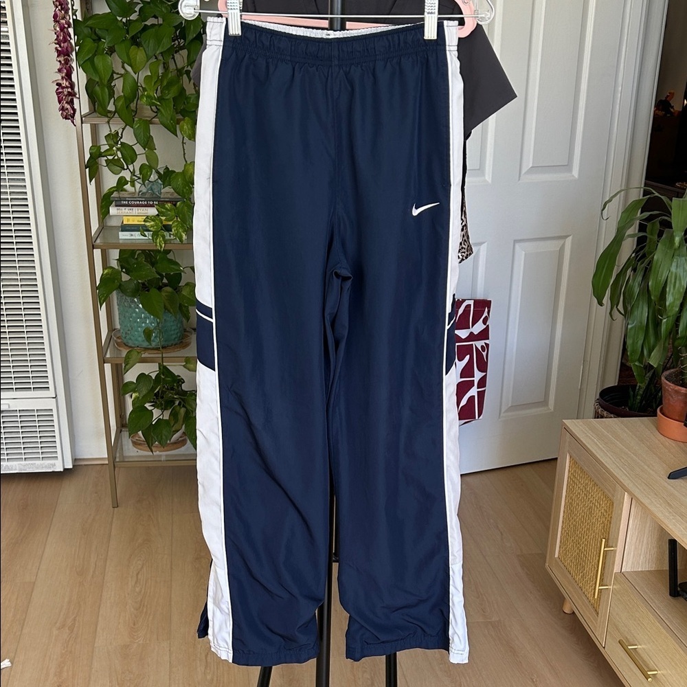 Nike Youth Lined Pants. Size XL